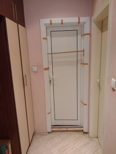 алуминиева врата с обшивка и первази  - МУРА 2С ЕООД - София, Дружба